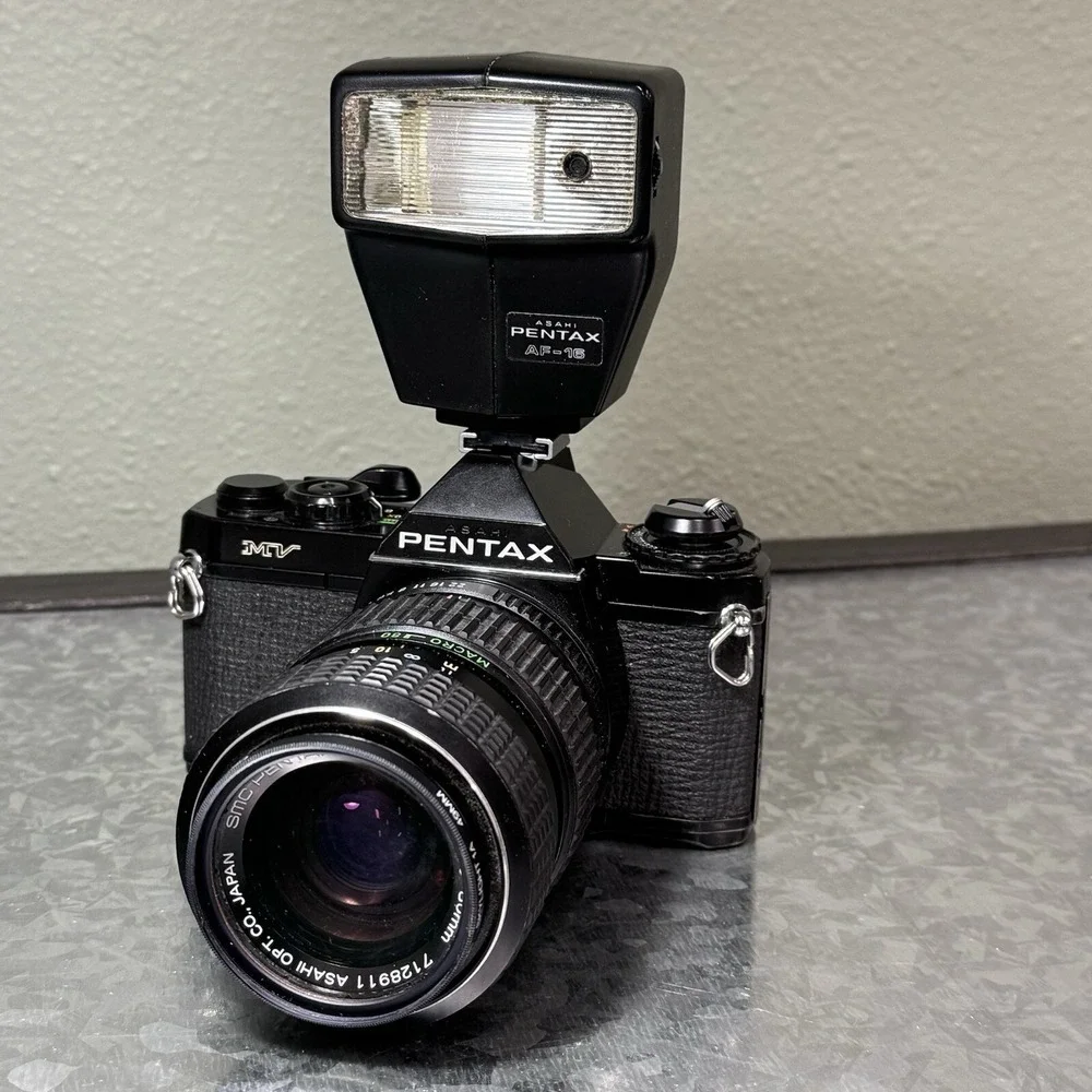 Asahi Pentax MV 1 35mm SLR Film‎ Camera SMC Pentax-M Zoom 1:2.8 ~ 4 40 ~ 80 mm